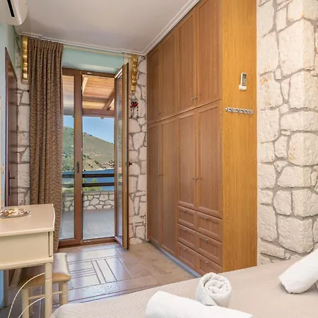 Luxury Stone Apartman Ajía Effimía