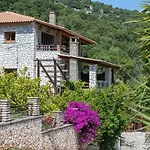 Luxury Stone Apartman Ajía Effimía